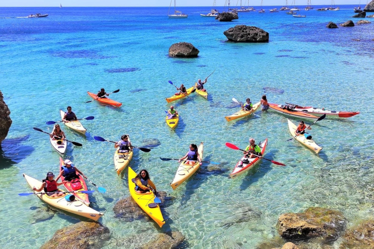 Cagliari: Guided Kayak Excursion in the Gulf of Cagliari