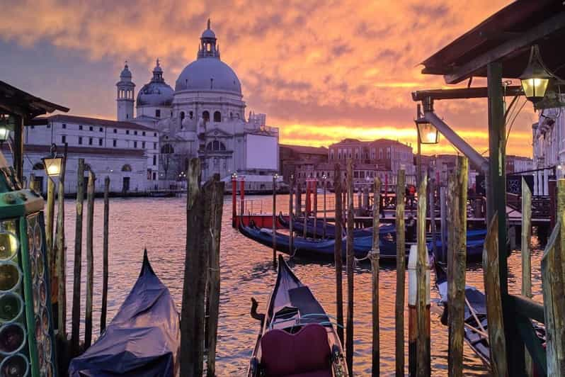 Venice: Grand Canal Private 60-Minute Gondola Ride | GetYourGuide