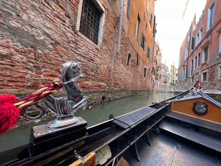 Venecia Paseo Privado De 60 Minutos En Góndola Por El Gran Canal Getyourguide 3939