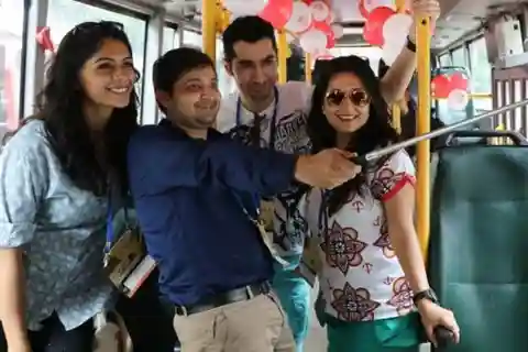 Mumbai: Highlights Bus Full-Day Tour in Hindi