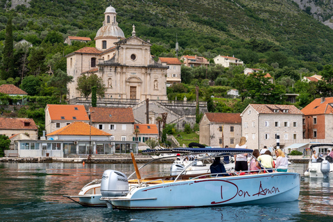 Kotor: Cueva Azul y Nuestra Señora de las Rocas Tour en barco en grupo