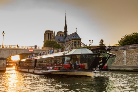 Paris : Croisière touristique sur la Seine avec dîner de 4 platsMenu d'excellence (Champagne compris)