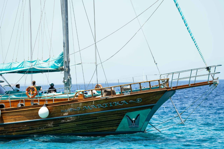 Agistri, Moni, and Aegina Sailing Yacht Cruise