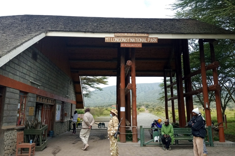 Randonnée sur le mont Longonot et promenade en bateau sur le lac Naivasha (en option)