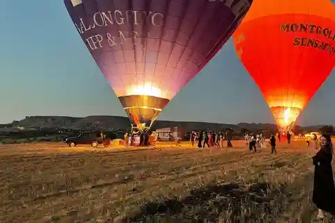 Kappadokien: Cat Valley Hot Air Balloon Tour mit Abholung