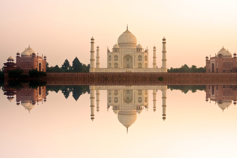 Excursión Privada al Amanecer del Taj Mahal desde Jaipur - Todo IncluidoSólo conductor, transporte y guía turístico