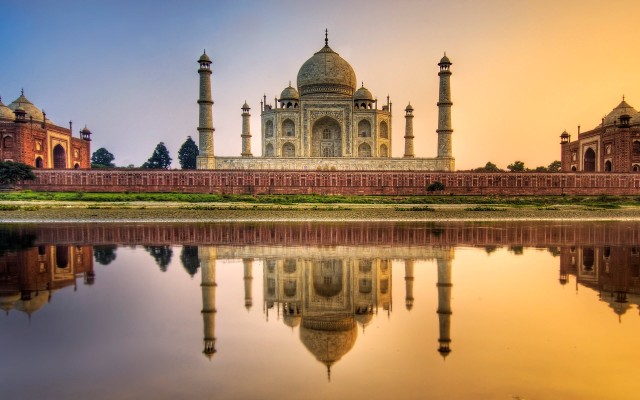 Visit Taj Mahal Sunrise Private Tour from Jaipur by Car in Jaipur, India
