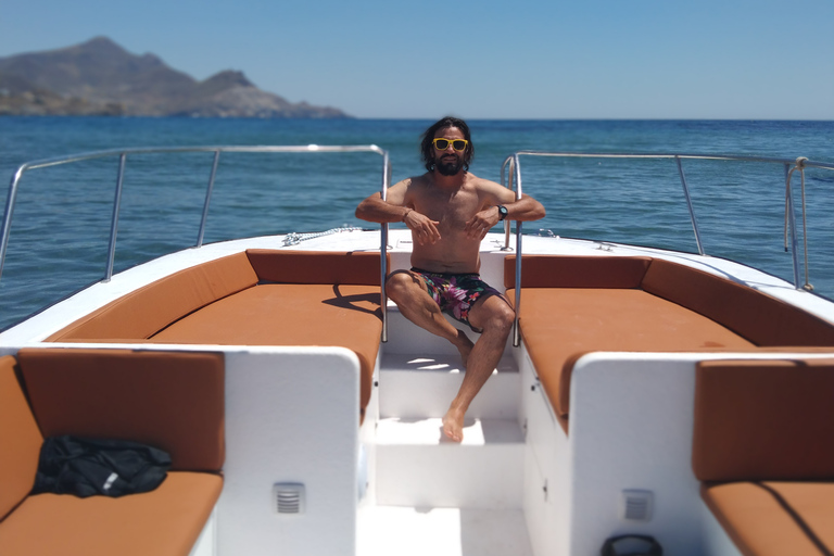 San José: passeio de barco no Cabo de GataSan José: Passeio de barco em Cabo de Gata com mergulho com snorkel