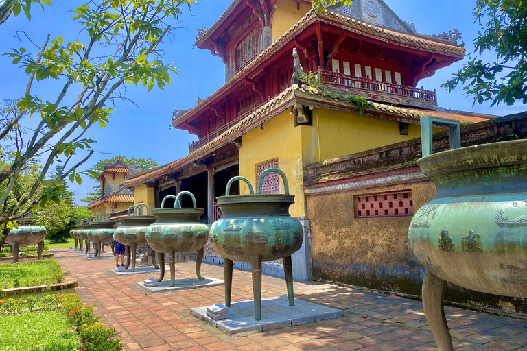 Excursión Privada a la Ciudad Imperial de Hue desde Danang por el Paso de Hai Van