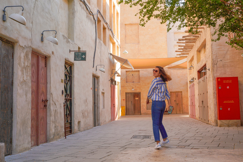 Dubai: Guided Walking Tour with Tea and Abra Water Taxi Shared Tour with English-speaking guide