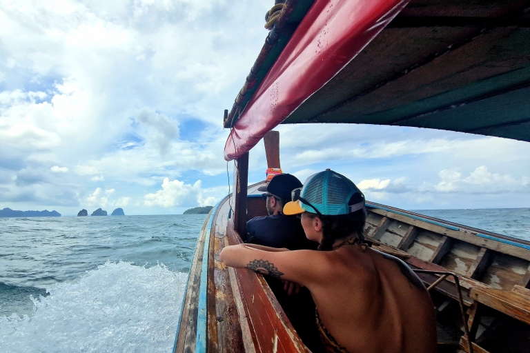 Koh Lanta: Rejs łodzią Longtail na 4 wyspy z lunchem w formie bufetuWycieczka na 4 wyspy prywatną łodzią typu longtail