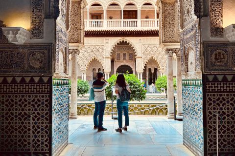 Seville: Royal Alcazar & Highlights of Seville Walking Tour