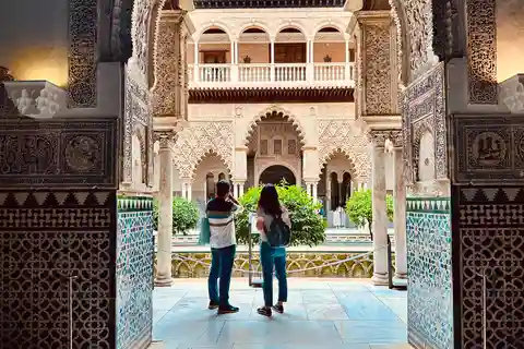 Passeio a pé pelo Alcazar Real e Destaques de Sevilha