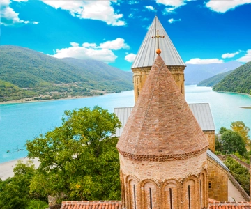 Tbilisi: Kazbegi & Highlights of Caucasus Mountains Day Trip