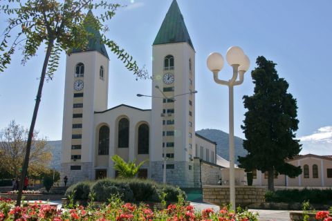 Dubrovnik: Private Day Trip to Medjugorje with Hotel Pickup