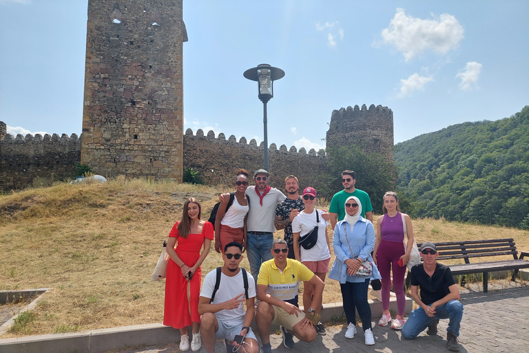 Tbilissi : Kazbegi et les points forts des montagnes du Caucase - Excursion d'une journée