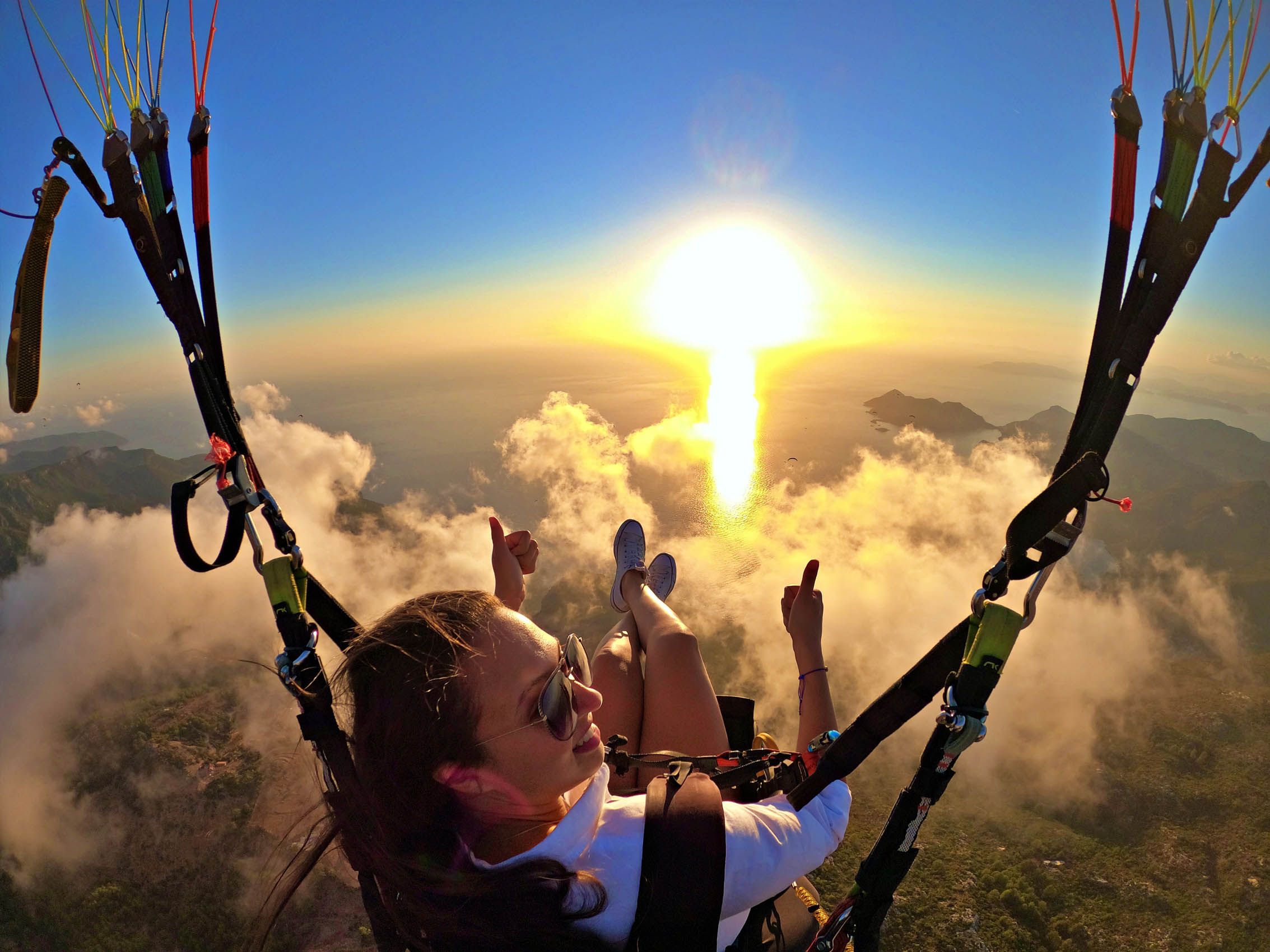 Von Marmaris: Paragliding-Erlebnis in Fethiye mit Mittagessen