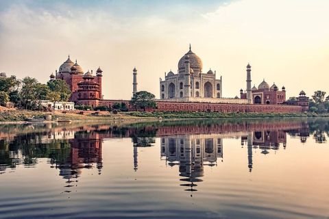 Desde Delhi : Excursión de 2 días a Agra en cocheExcursión sólo con hotel de 5 estrellas, guía y coche