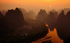 Full/Half-Day Yangshuo Xianggong Hill Sunrise Private Tour