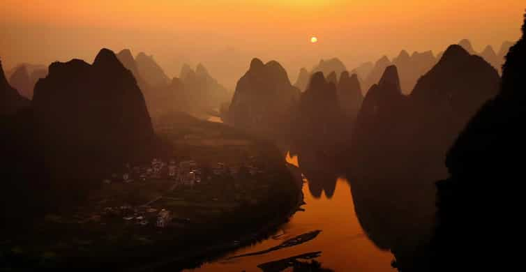 Tour privato di Yangshuo Xianggong Hill Sunrise per l'intera giornata o mezza giornata