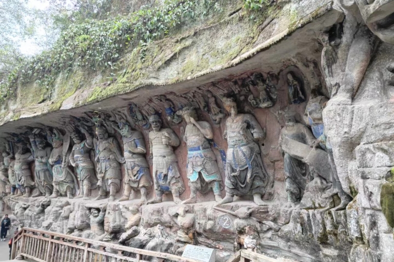 Desde Chongqing: Excursión Privada de Día Completo a las Esculturas Rupestres de Dazu