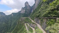 Tour privado de día completo por Tianmen Mountain - Housity