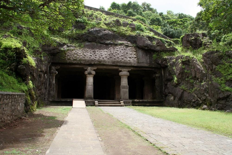Mumbai: Private Guided Tour with Caves, Markets, and Art