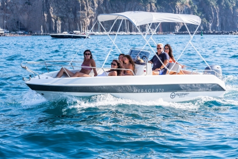Positano: tour en barco por Capri con bebidas y aperitivosBarco Sparviero de 25 pies para hasta 6 personas
