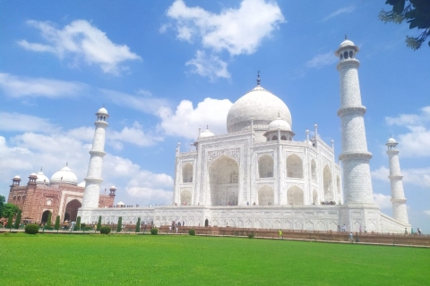 Private Sunrise Taj Mahal Tour from Delhi by Car
