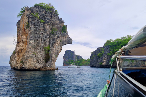From Koh Lanta: Koh Haa & Koh Rok Snorkel Tour by Speedboat