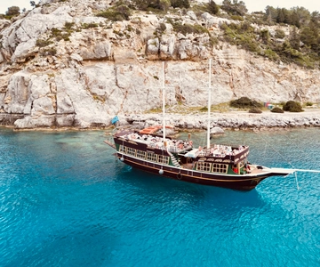 Rhodes : Croisière d'une journée tout compris avec barbecue et boissons illimitées