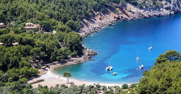 Puerto de Sóller: Bootsfahrt nach Cala Tuent und zurück