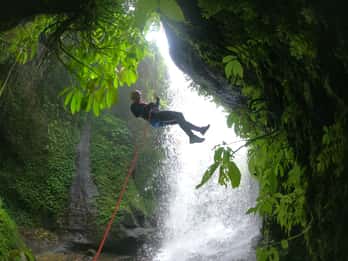 Bali: Il canyon di Alam L'avventura naturale del canyoning