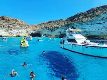 Taormina: Boat Tour with Aperitif on Isola Bella