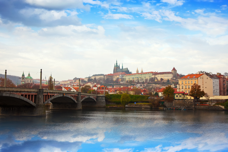 Privé sightseeing transfer Praag - Wenen