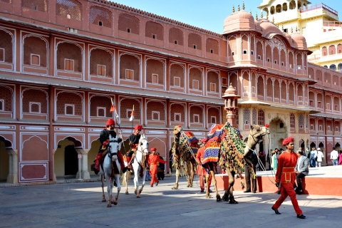 Agra nach Jaipur Taxi über Fatehpur Sikri & abhaneri stepwell