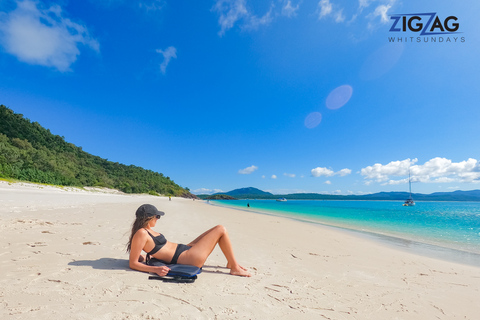 Airlie Beach : Plages de Whitehaven et Chalkies avec plongée en apnée