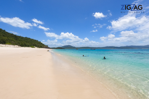 Airlie Beach : Plages de Whitehaven et Chalkies avec plongée en apnée