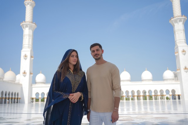 Visit From Abu Dhabi City Sightseeing and Sheikh Zayed Mosque in Abu Dhabi