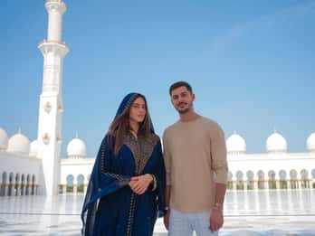 From Abu Dhabi: City Sightseeing and Sheikh Zayed Mosque