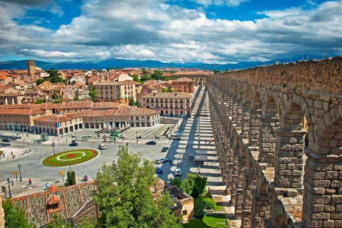 Madrid: Avila mit Mauern und Segovia mit AlcazarÁvila Tour mit Mauern und Segovia mit Alcazar
