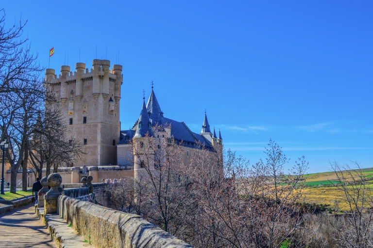 Madrid: Avila with Walls and Segovia with Alcazar Ávila and Segovia with Alcázar and Gastronomic Lunch