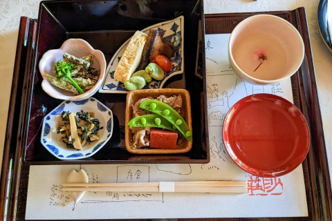 Kyoto : Cérémonie du thé dans le jardin d'un peintre japonais