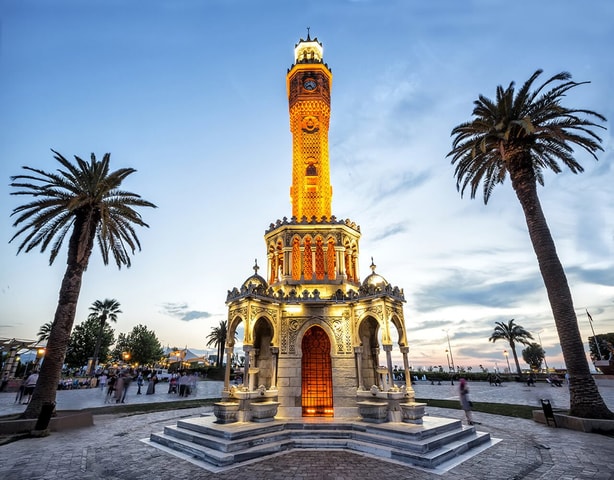 From Kusadasi: Full Day Izmir City Tour with Transfer