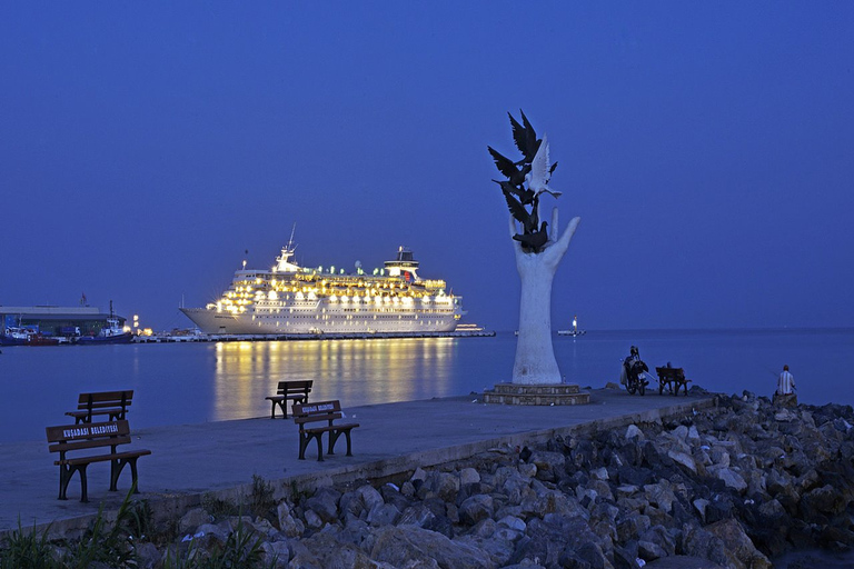 From Kusadasi: Full Day Izmir City Tour with Transfer