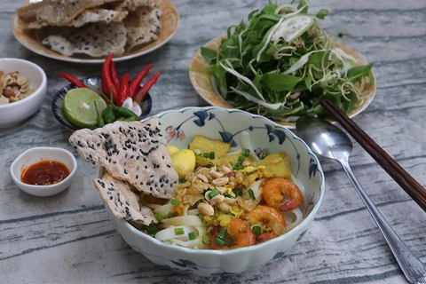 Da Nang: Street Food Private Walking Tour with Tastings Street Food Walking Tour with Hotel Pickup