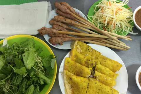 Da Nang: Street Food Private Walking Tour with Tastings Street Food Walking Tour with Hotel Pickup