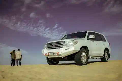 Private Wüstensafari mit BBQ-Mittagessen/Abendessen im Souk Al Wakra