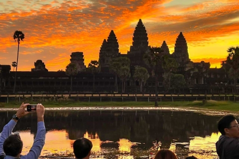 Siem Reap: Angkor Wat 2-Day Tour with Sunrise and Sunset Private tour