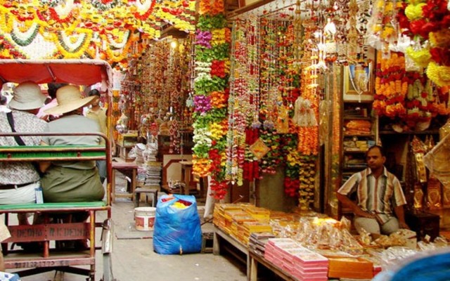 Visit Delhi Private Half-Day Guided Shopping Tour with Transfer in Delhi